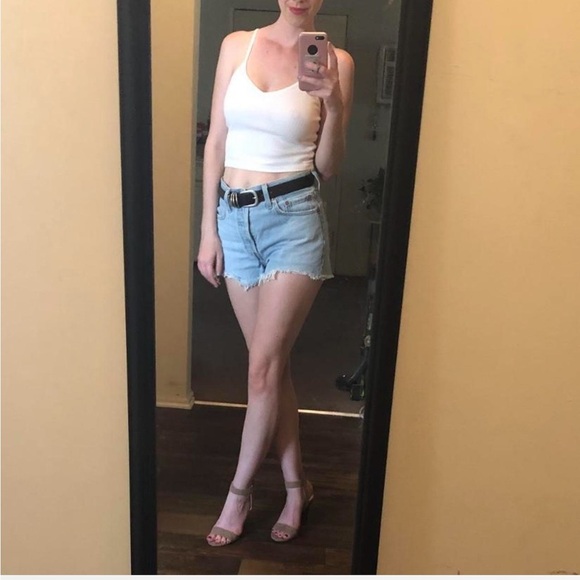 Levi's 501 High Waisted Button Fly Denim Cut-off Shorts. Size 26. - Picture 7 of 8